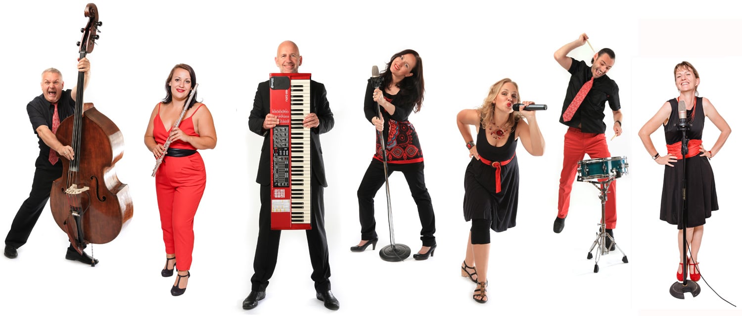 Voices And Music in voller Besetzung voices and music sängerin saxofon Querflöte keyboard Schlagzeug kontrabass soul