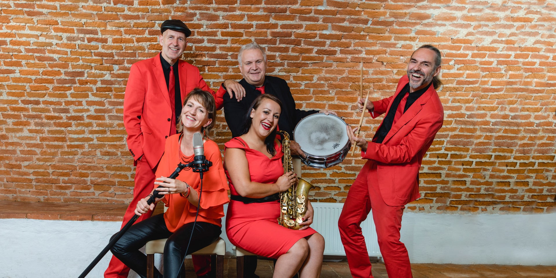 Musiker der Hochzeitsband Voices And Music aus Oberösterreich Hochzeitsband Voices And Music im Quintett, Tanzmusik Oberösterreich Tanzband Partyband