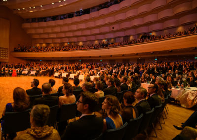 Bruckner Haus, Balleröffnung, viel Gäste