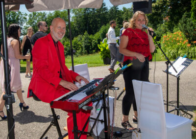 kirchliche Trauung mit Livemusik Sängerin und Klavierspieler Voices And Music