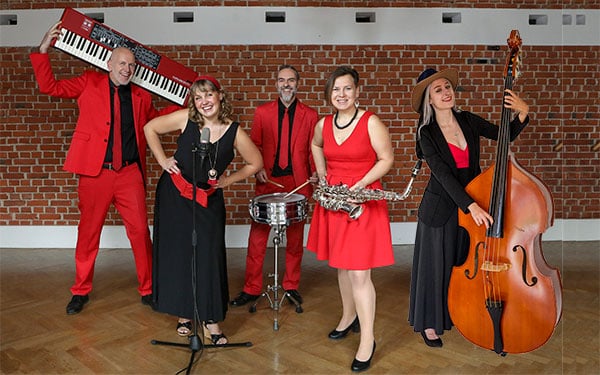 Hochzeitsband-Voices-And-Music, Tanzband-Partyband-mit-Sängerinnen-Live-Musik, Live Musik für Abendfeier